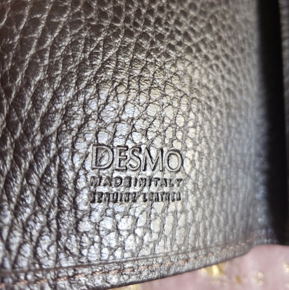 DESMO LEATHER | Bifold Brown Wallet - Picture 4 of 16